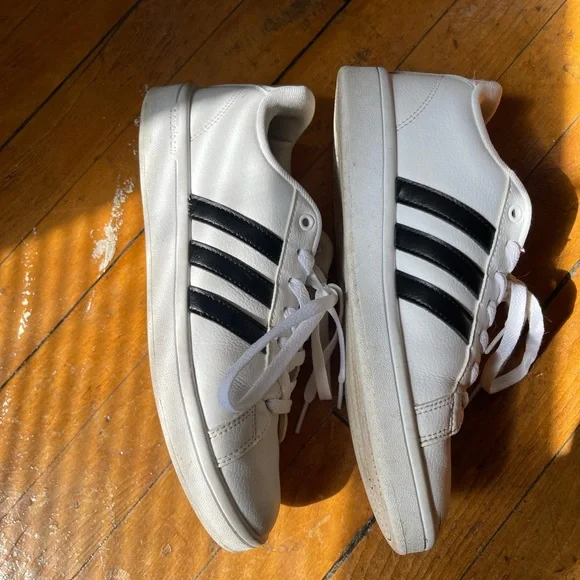 Adidas Stripped Shoes - Picture 3 of 6